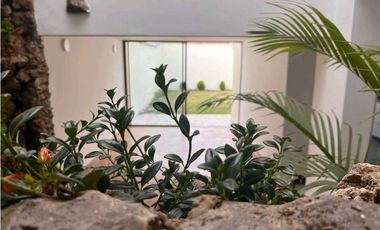 CASA USO COMERCIAL . RESIDENCIAL 142