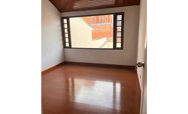 CASA USO COMERCIAL . RESIDENCIAL 142
