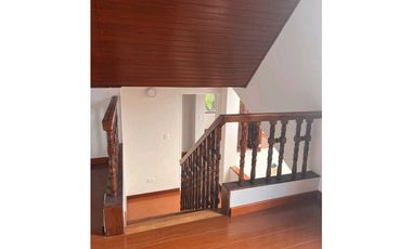 CASA USO COMERCIAL . RESIDENCIAL 142