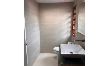 CASA USO COMERCIAL . RESIDENCIAL 142