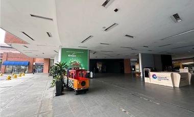 ESPECTACULAR LOCAL ESQUINERO CHIPICHAPE EN ARRIENDO