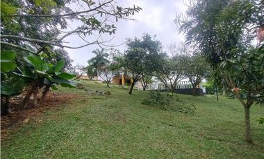 Venta de Casa Campestre con Piscina Privada en La Mesa Cundi