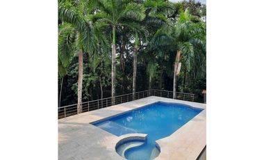 VENTA ESPECTACULAR CASA CAMPESTRE VIA RESTREPO VILLA VALERIA