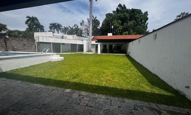 RENTA CASA CUERNAVACA CERCA DE CLUB DE GOLF STA FE