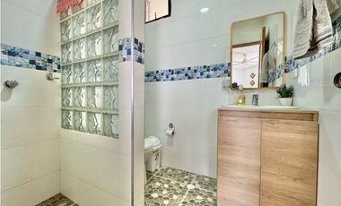 Apartamento con permiso turístico a una cuadra de la playa en bello ho