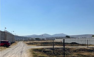 Terreno en venta por la Universidad del Fútbol, 1000 m²