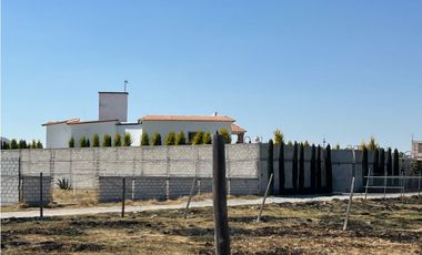 Terreno en venta por la Universidad del Fútbol, 1000 m²