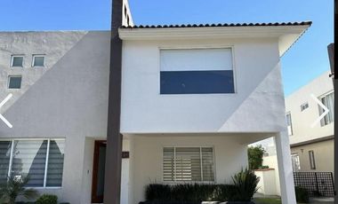 Casa en condominio en  Renta en La Concordia Metepec