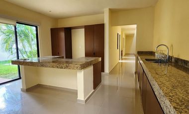 Renta Casa en Conkal con piscina