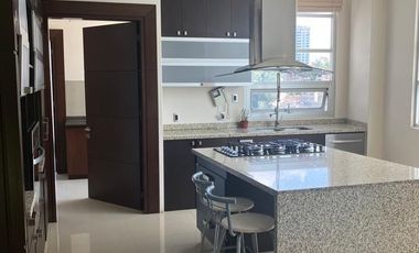 SE VENDE CASA EN Privada Portón de las Flores, Lomas Country Club, Miguel Hidalgo, Huixquilucan, México, 52779, MEX