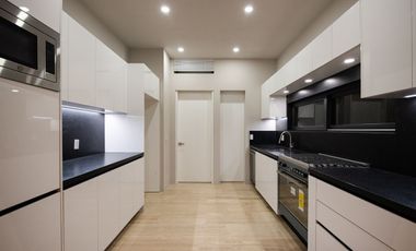 Casa a estrenar! En los Tigres.