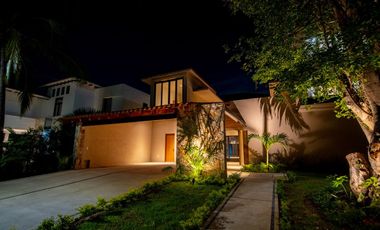 Casa a estrenar! En los Tigres.