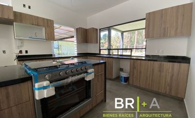 Hermosa casa moderna en Avándaro.