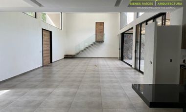 Hermosa casa moderna en Avándaro.