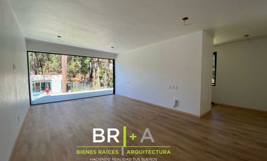 Hermosa casa moderna en Avándaro.