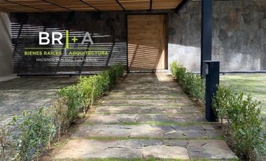 Hermosa casa moderna en Avándaro.