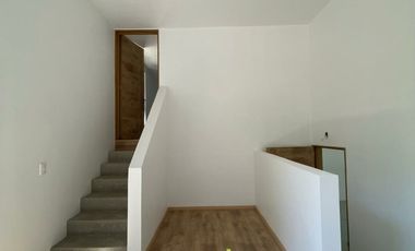 Hermosa casa moderna en Avándaro.