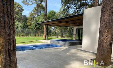 Hermosa casa moderna en Avándaro.