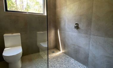 Hermosa casa moderna en Avándaro.