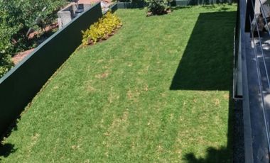 Atractiva casa nueva con vista al lago en condominio en Valle de Bravo