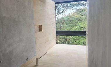 Atractiva casa nueva con vista al lago en condominio en Valle de Bravo