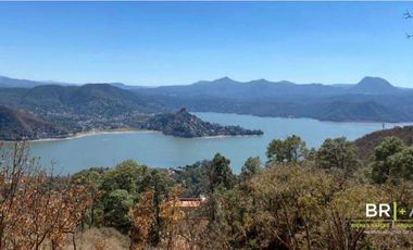 Casa con vista al lago en Preventa en el Santuario.