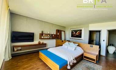Casa en venta con vista espectacular al lago.