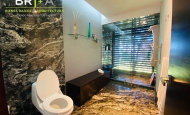 Casa en venta con vista espectacular al lago.