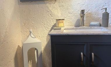 Casa en renta con excelente ubicación