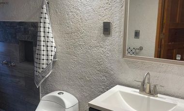 Casa en renta con excelente ubicación