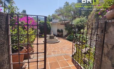 Excelente propiedad con acceso al lago en zona de Avándaro.