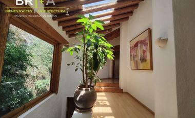 Excelente propiedad con acceso al lago en zona de Avándaro.