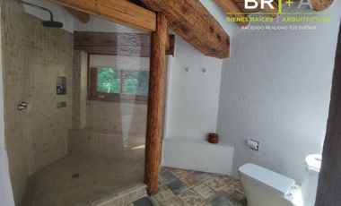 Excelente propiedad con acceso al lago en zona de Avándaro.