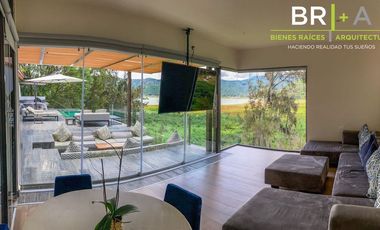 Casa en venta con acceso al lago en La Peña.