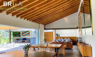 Casa en venta con acceso al lago en La Peña.