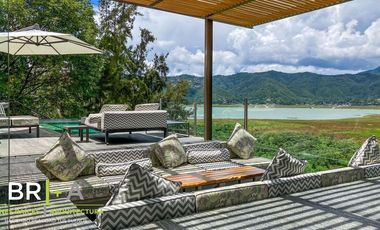 Casa en venta con acceso al lago en La Peña.