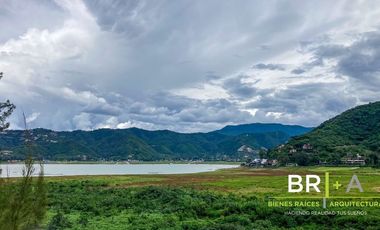 Casa en venta con acceso al lago en La Peña.