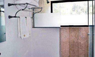 Casa en exclusivo condominio en la Peña  con acceso y vista al lago.