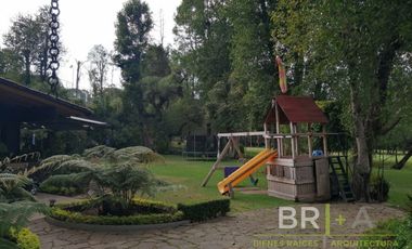 Casa rodeada de hermosas vistas y con río en el Club de Golf Avándaro