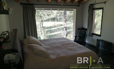 Casa rodeada de hermosas vistas y con río en el Club de Golf Avándaro
