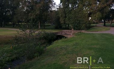 Casa rodeada de hermosas vistas y con río en el Club de Golf Avándaro
