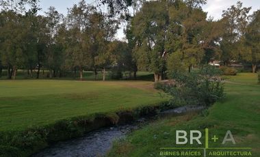 Casa rodeada de hermosas vistas y con río en el Club de Golf Avándaro