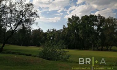 Casa rodeada de hermosas vistas y con río en el Club de Golf Avándaro