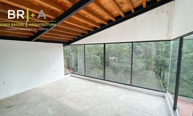 Casa en venta dentro de fraccionamiento con amenidades en Avándaro