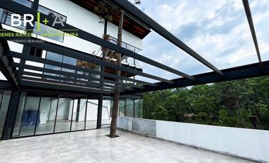 Casa en venta dentro de fraccionamiento con amenidades en Avándaro