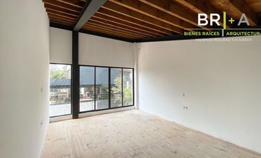 Casa en venta dentro de fraccionamiento con amenidades en Avándaro
