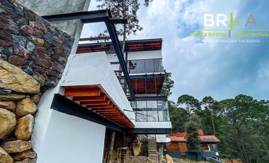 Casa en venta dentro de fraccionamiento con amenidades en Avándaro