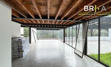 Casa en venta dentro de fraccionamiento con amenidades en Avándaro
