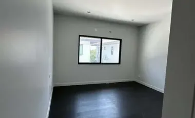 For sale 4 Bedroom Detached House in Setthasiri Wongwaen-Lamlukka in Bueng Kham Phroi, Lam Luk Ka, Pathum Thani