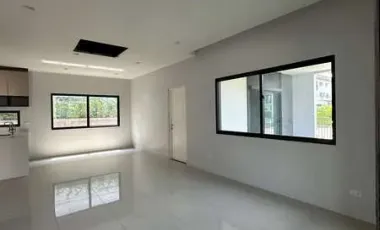 For sale 4 Bedroom Detached House in Setthasiri Wongwaen-Lamlukka in Bueng Kham Phroi, Lam Luk Ka, Pathum Thani